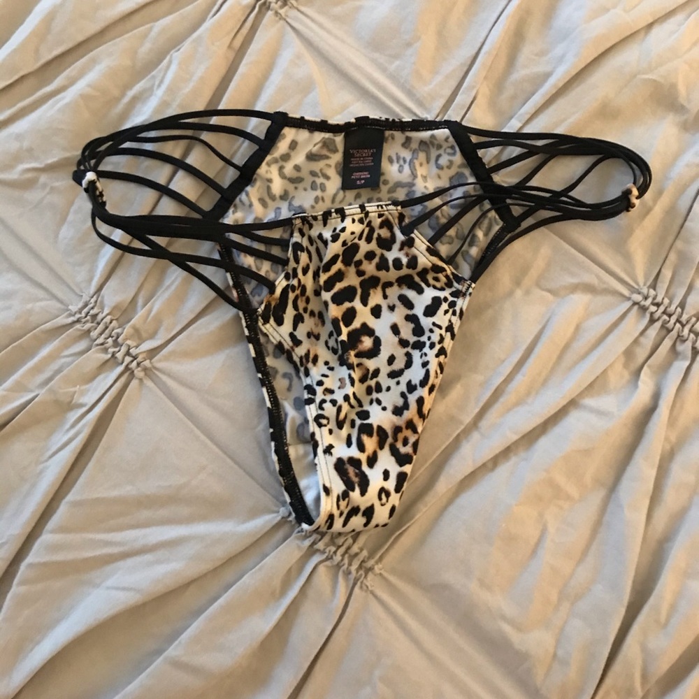 Victoria’s Secret Very Sexy leopard Cheekini